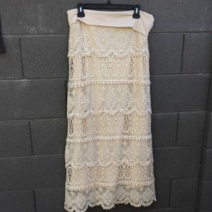 Maxi lace skirt